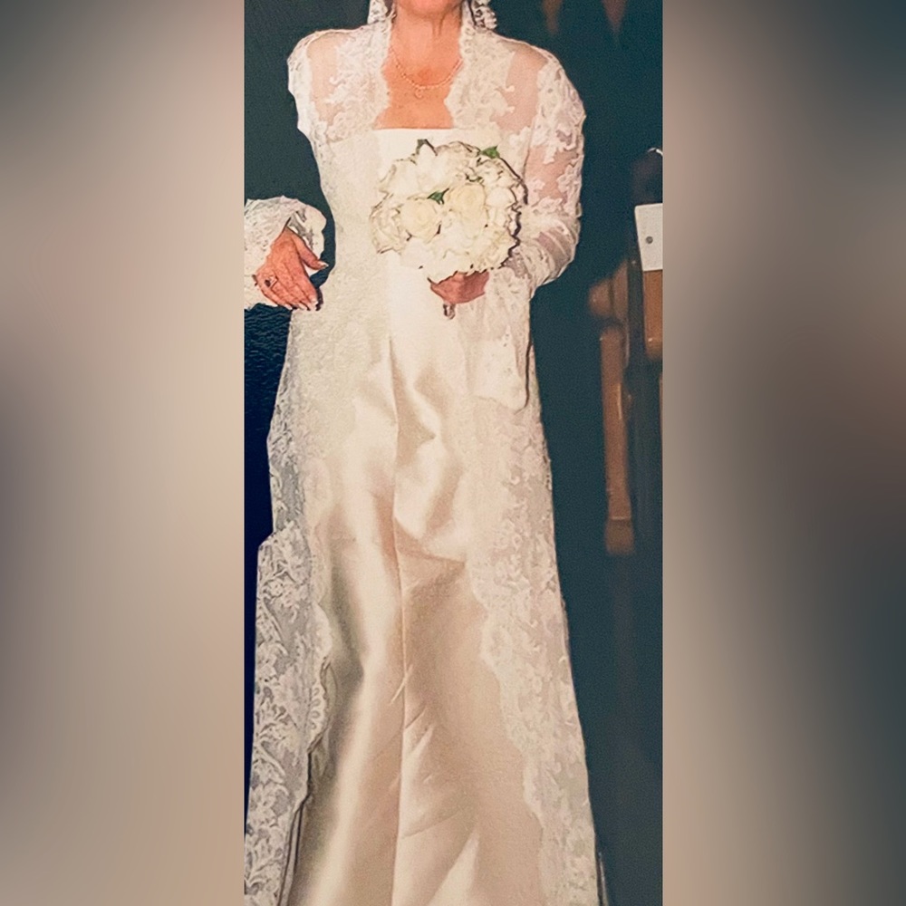 Stunning Strapless Priscilla of Boston Gown